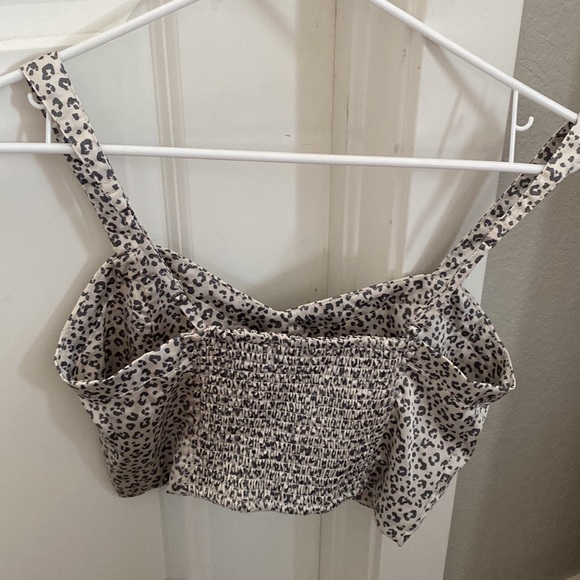 Abercrombie & Fitch Animal Print Crop Top - Picture 2 of 4